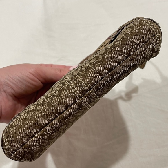 Rare vintage COACH wristlet - Picture 8 of 9